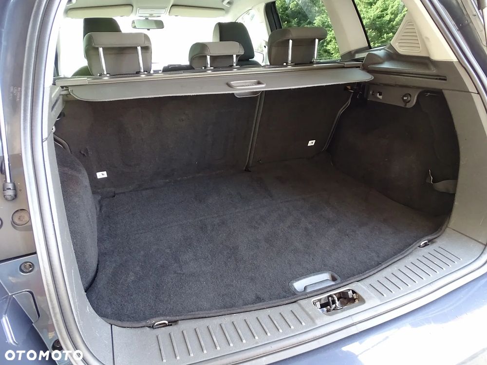 Ford Kuga 2.0 TDCi 2x4 Champions Edition - 9