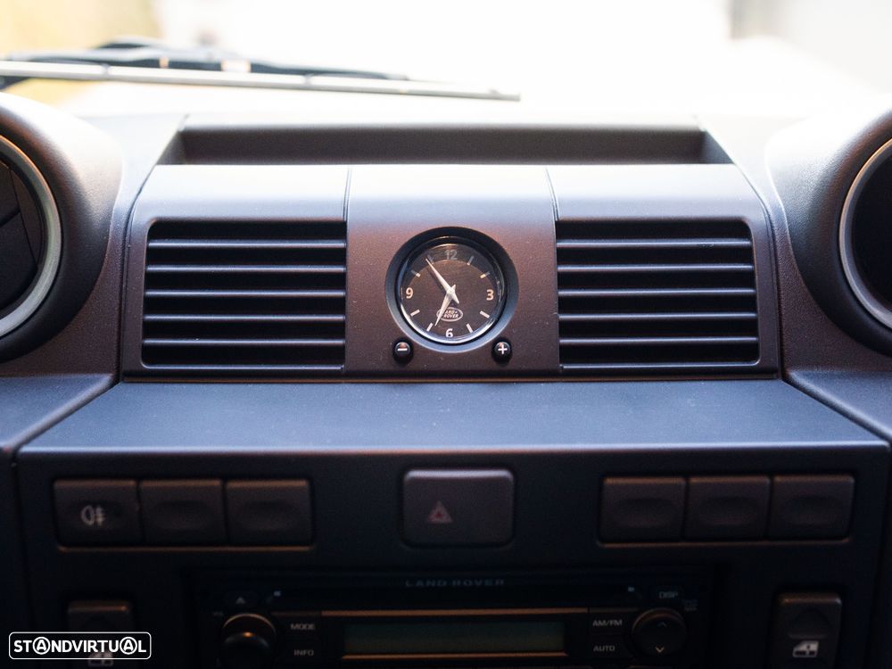 Land Rover Defender 110 SW 2.4 CRD S - 36