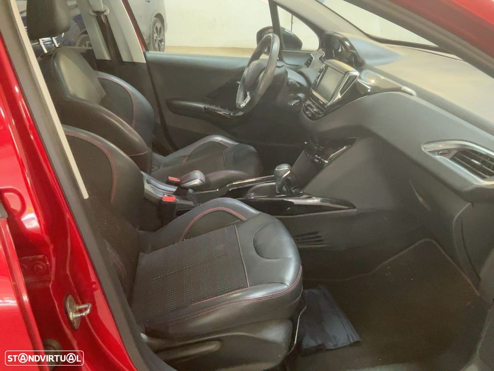 Peugeot 2008 1.2 PureTech GT Line EAT6 - 7