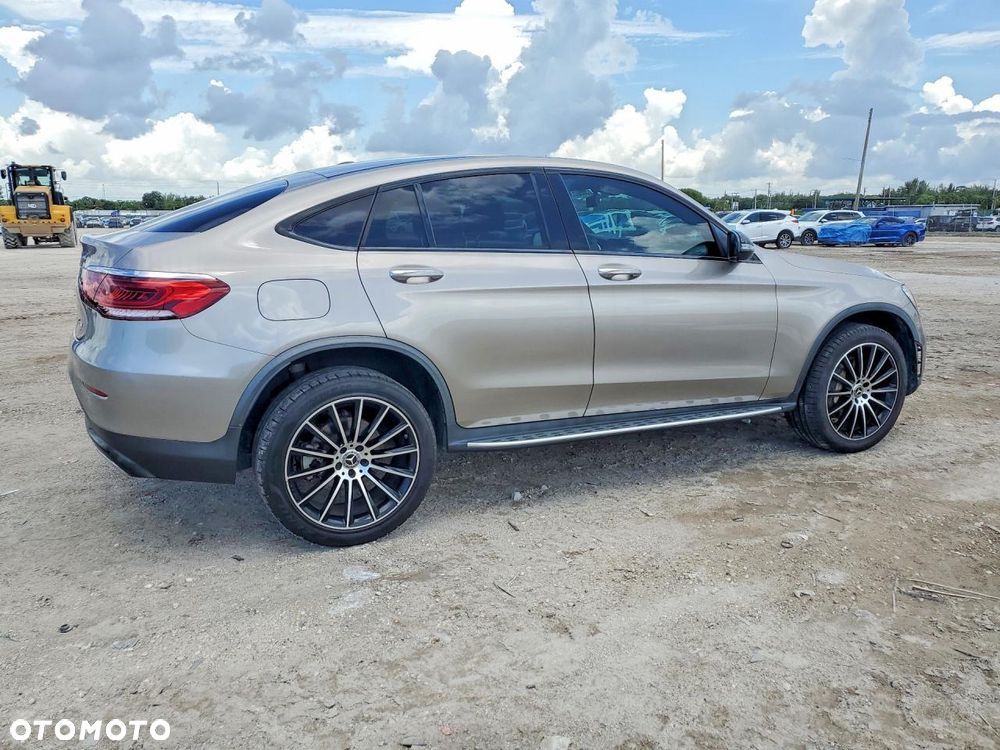 Mercedes-Benz GLC 300 4-Matic - 3