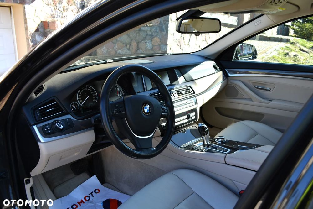 BMW Seria 5 520d xDrive Touring - 17