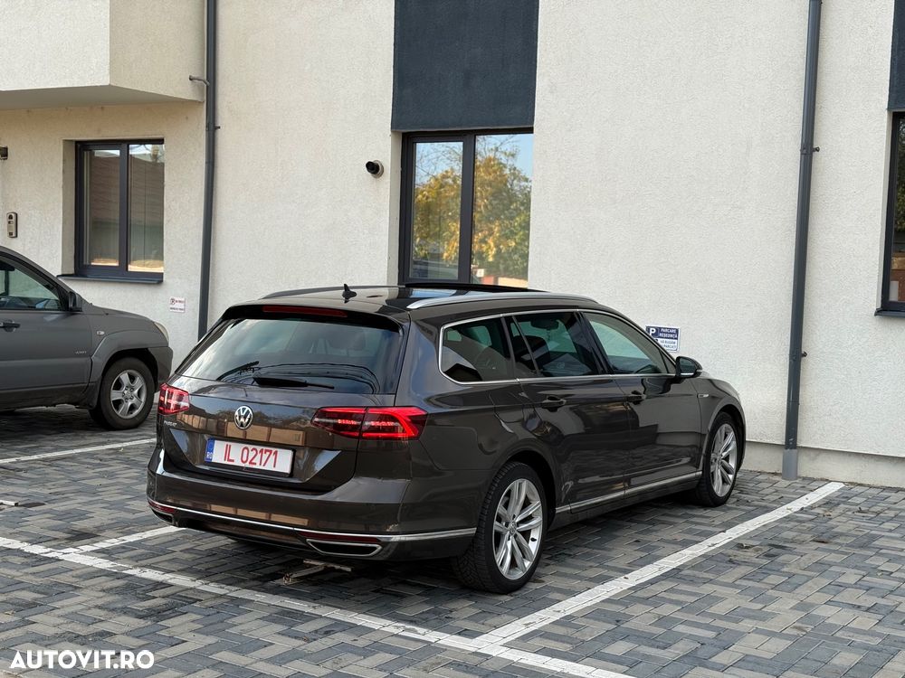 Volkswagen Passat - 4