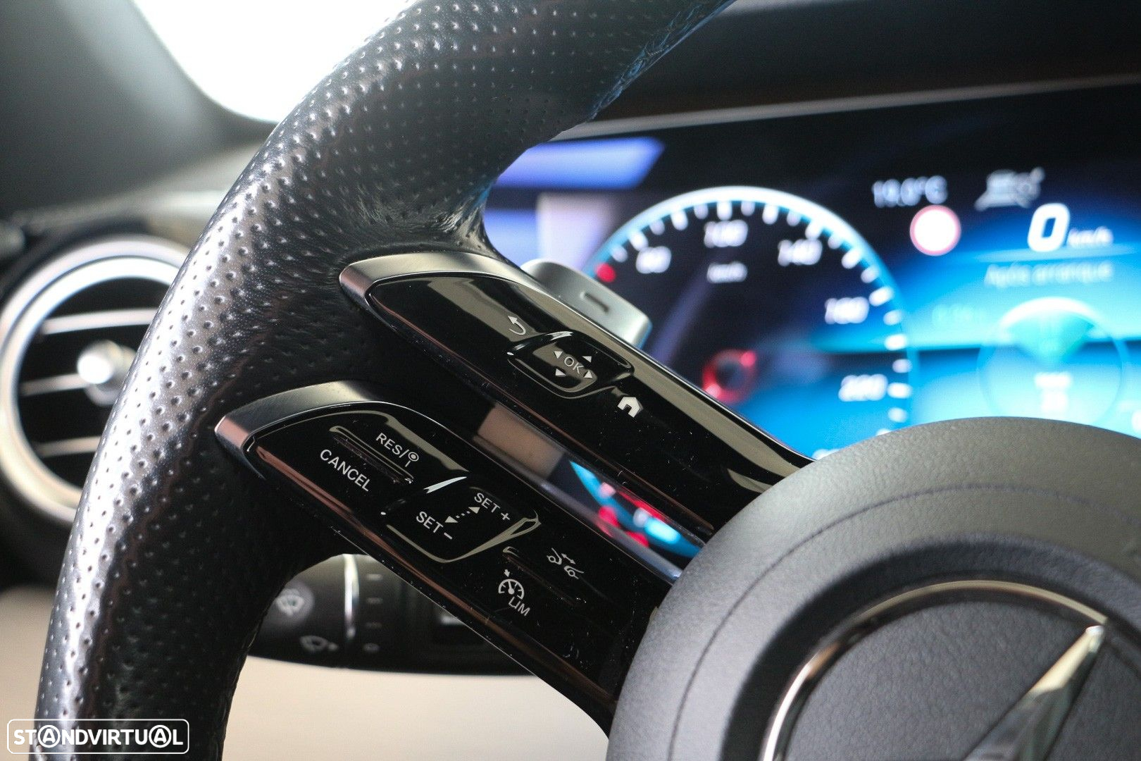 Mercedes-Benz E 300 de AMG Line - 36
