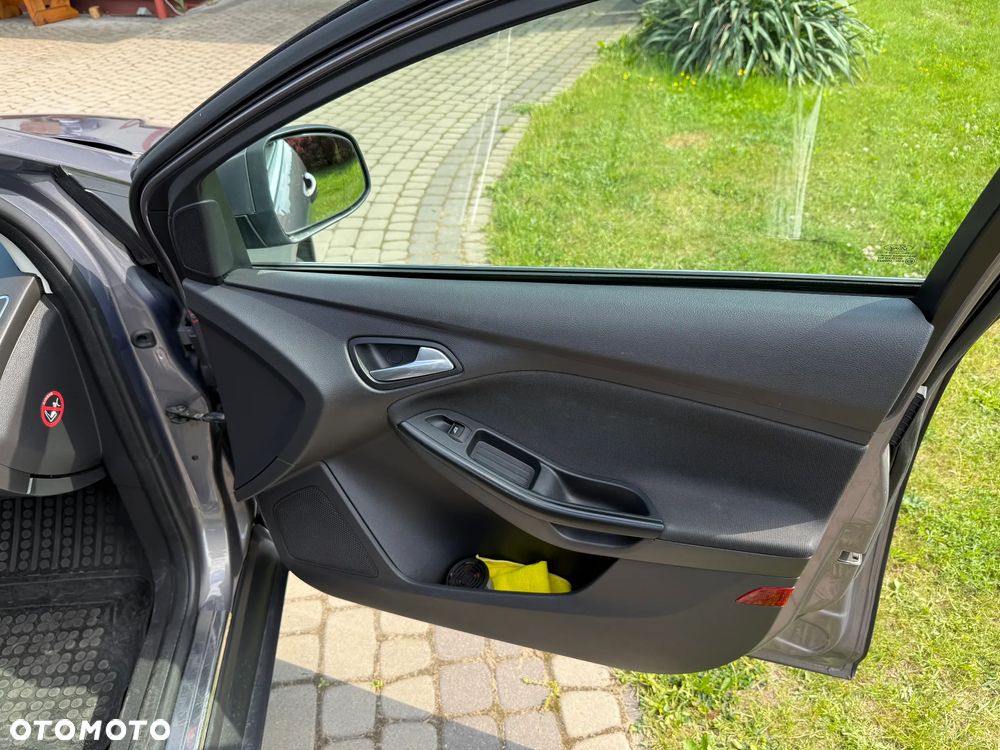 Ford Focus 1.6 Trend Sport - 18