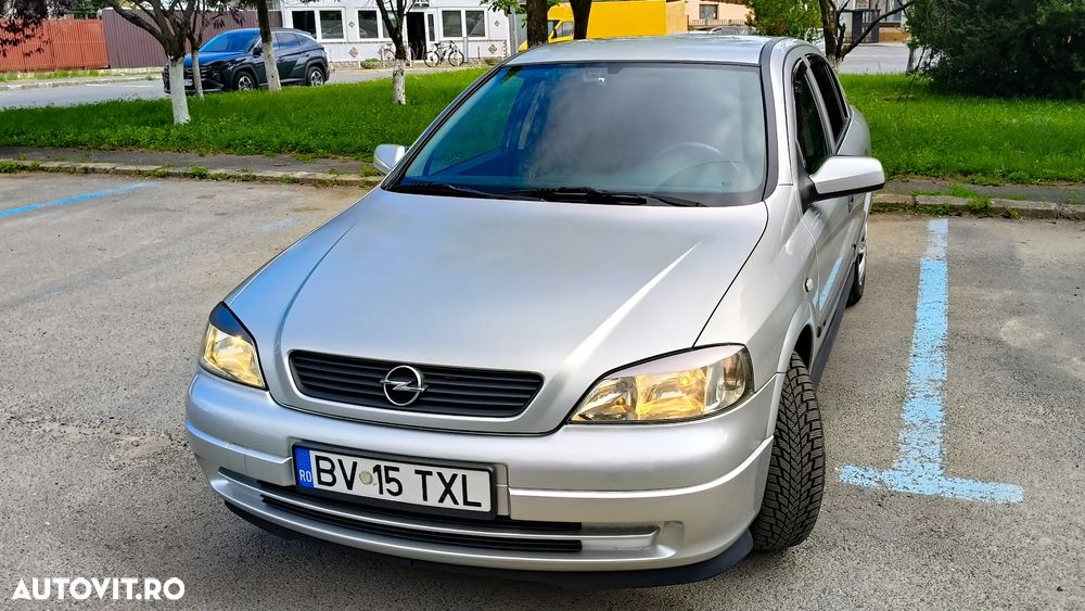 Opel Astra 1.6 Elegance - 2