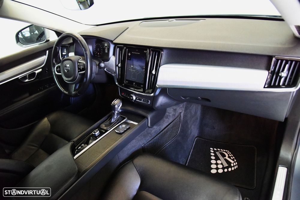 Volvo V90 2.0 D4 Momentum Geartronic - 19
