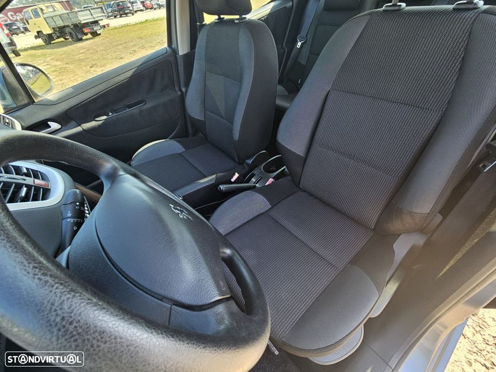 Peugeot 207 1.4 16V Trendy - 18