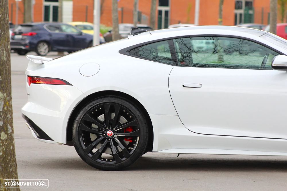 Jaguar F-Type 2.0 i4 R-Dynamic Black - 11