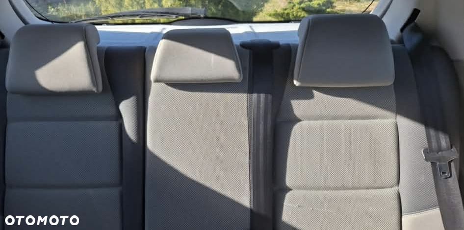 Peugeot 207 1.4 - 10