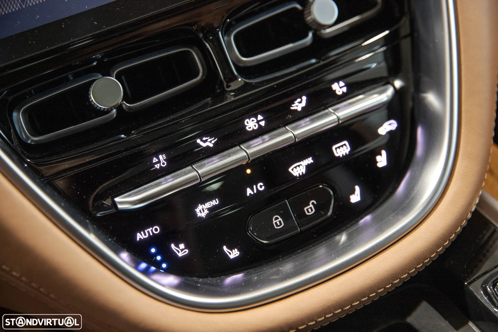 Aston Martin DBX Standard - 35