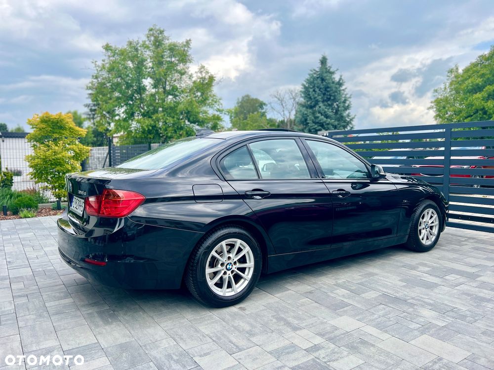 BMW Seria 3 318d xDrive Sport Line - 12