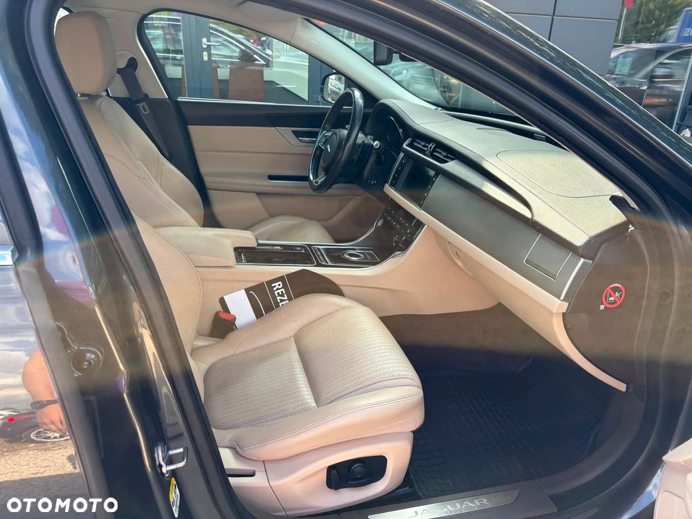 Jaguar XF E-Performance Prestige - 14