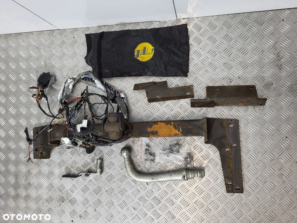 Kia Sportage II Hak Holowniczy Wiązka Kula GDW - 1