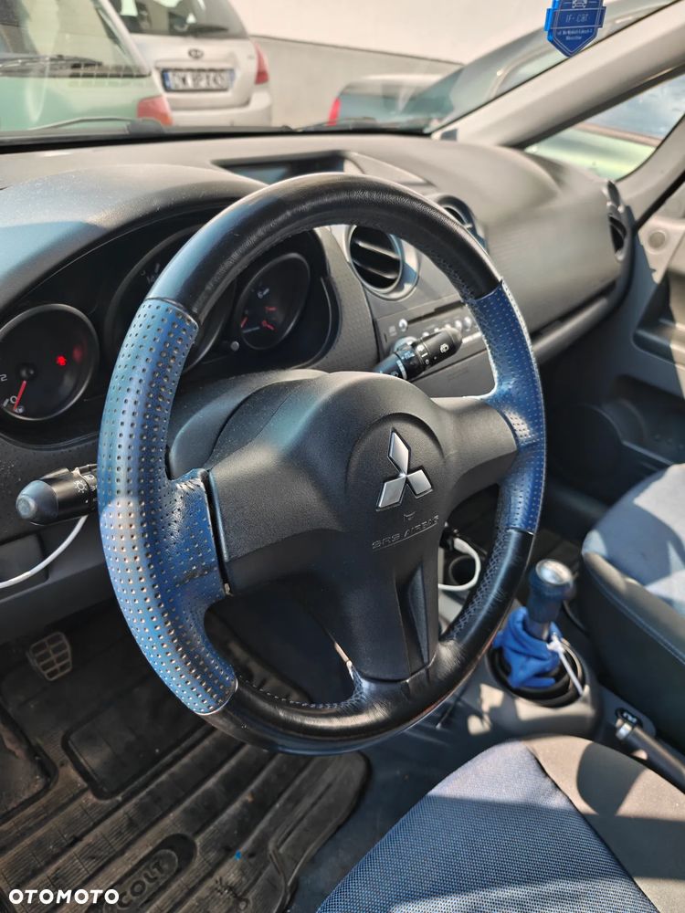 Mitsubishi Colt 1.5 Invite - 8