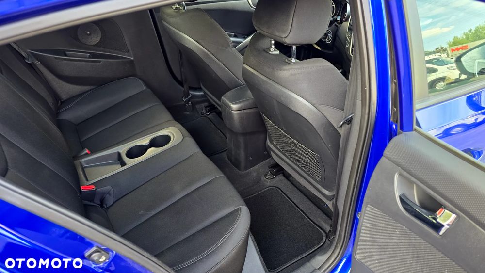 Hyundai Veloster 1.6 GDI Premium - 11