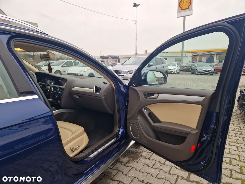 Audi A4 Allroad - 32