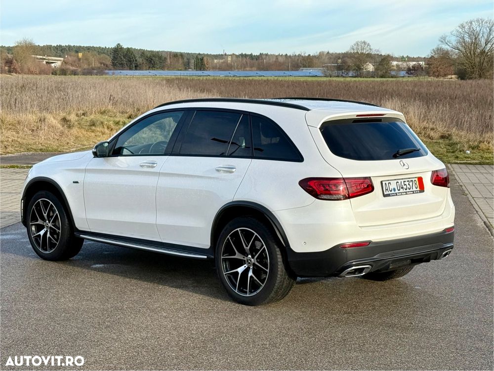 Mercedes-Benz GLC 300 d 4Matic 9G-TRONIC AMG Line - 2