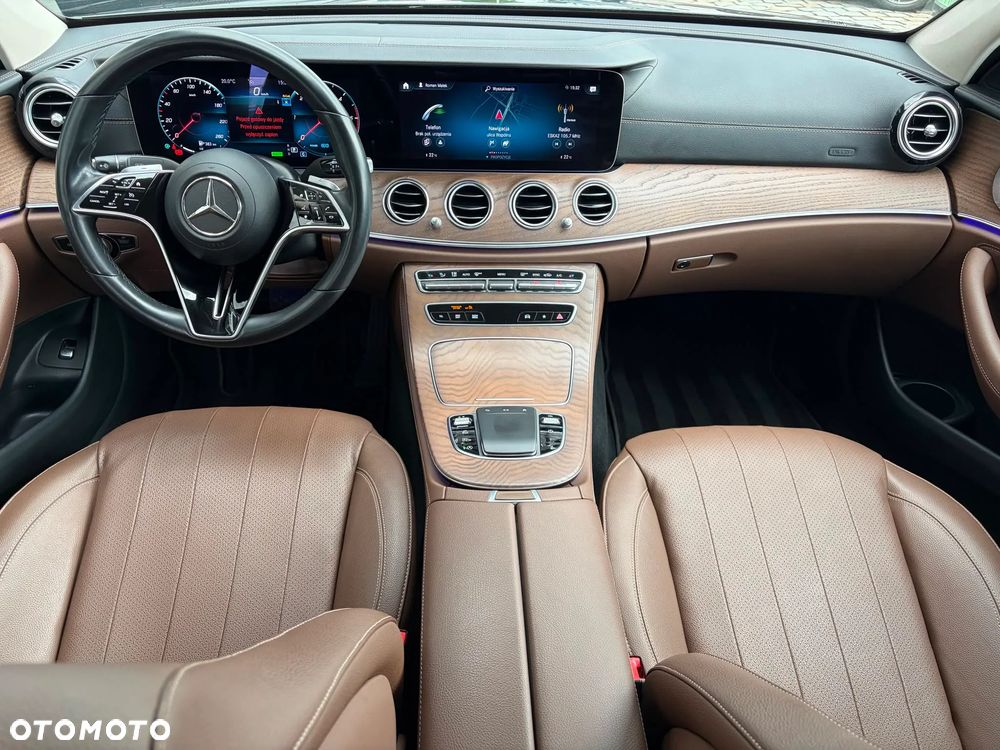 Mercedes-Benz Klasa E 220 d 4-Matic Exclusive - 17