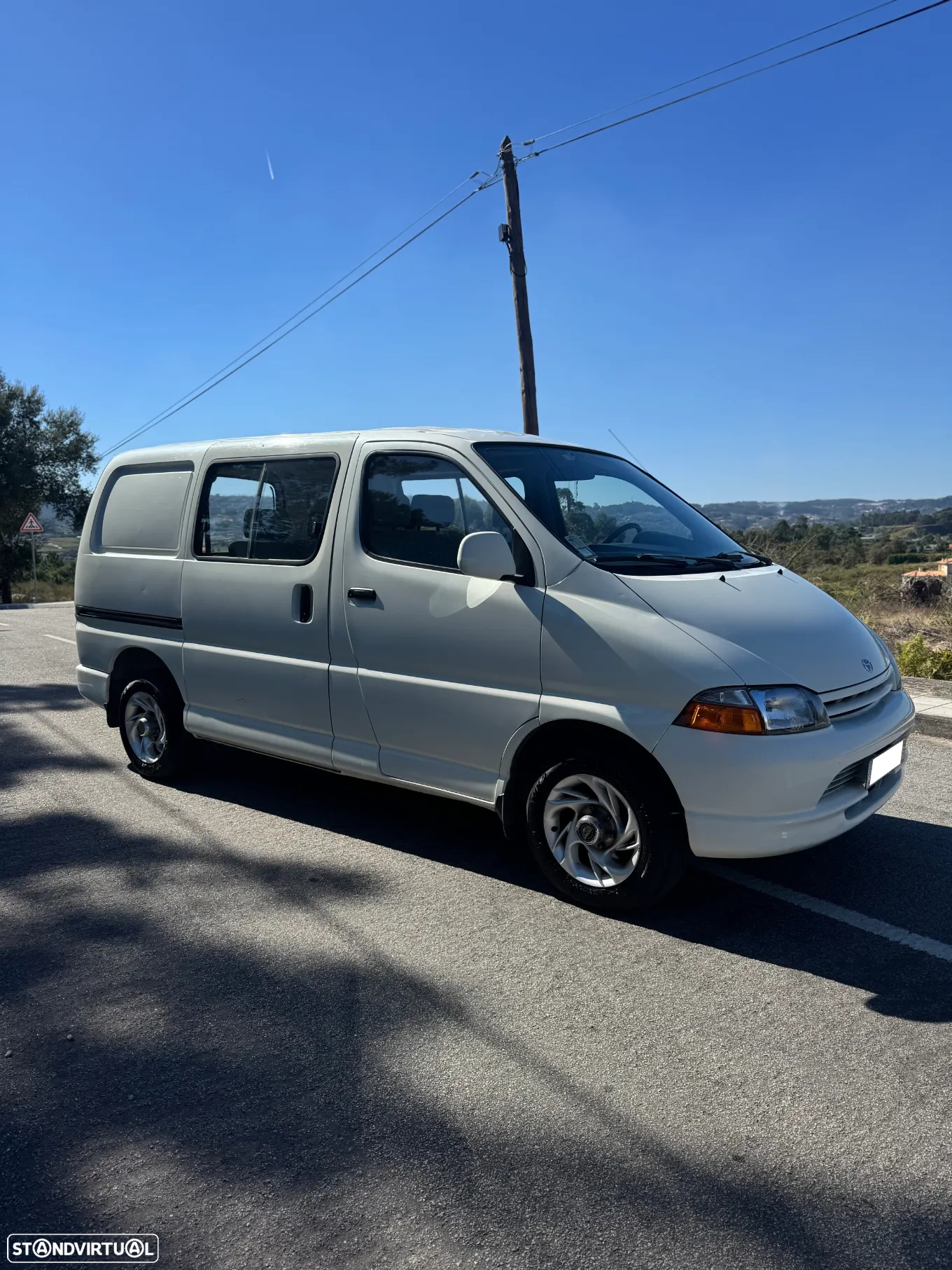 Toyota HiAce 2.4 D LXH12LB - 6