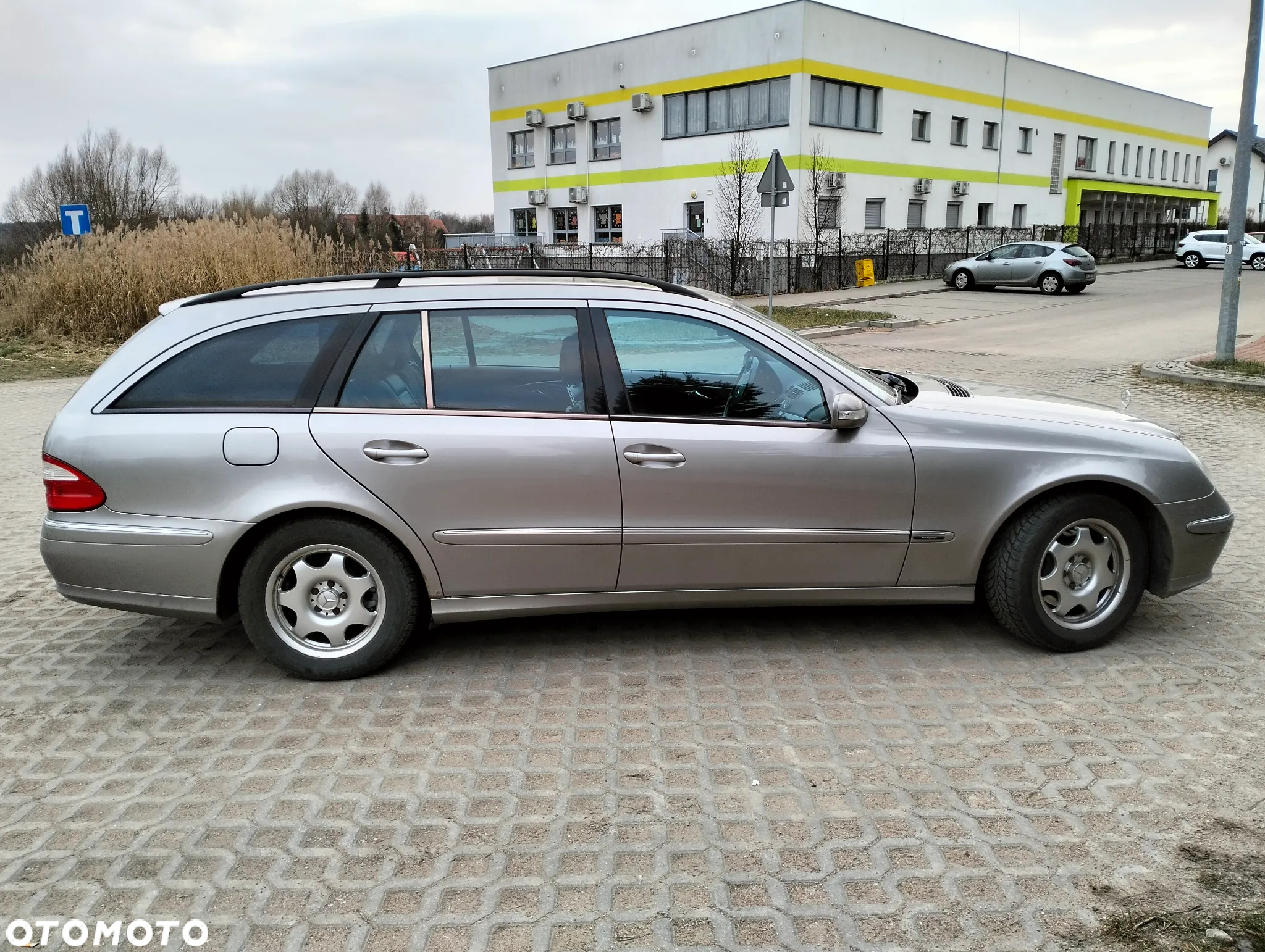 Mercedes-Benz Klasa E 320 T Avantgarde - 9