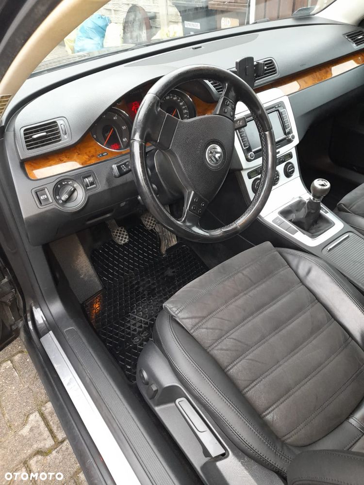 Volkswagen Passat 2.0 TDI 4Mot Highline - 13