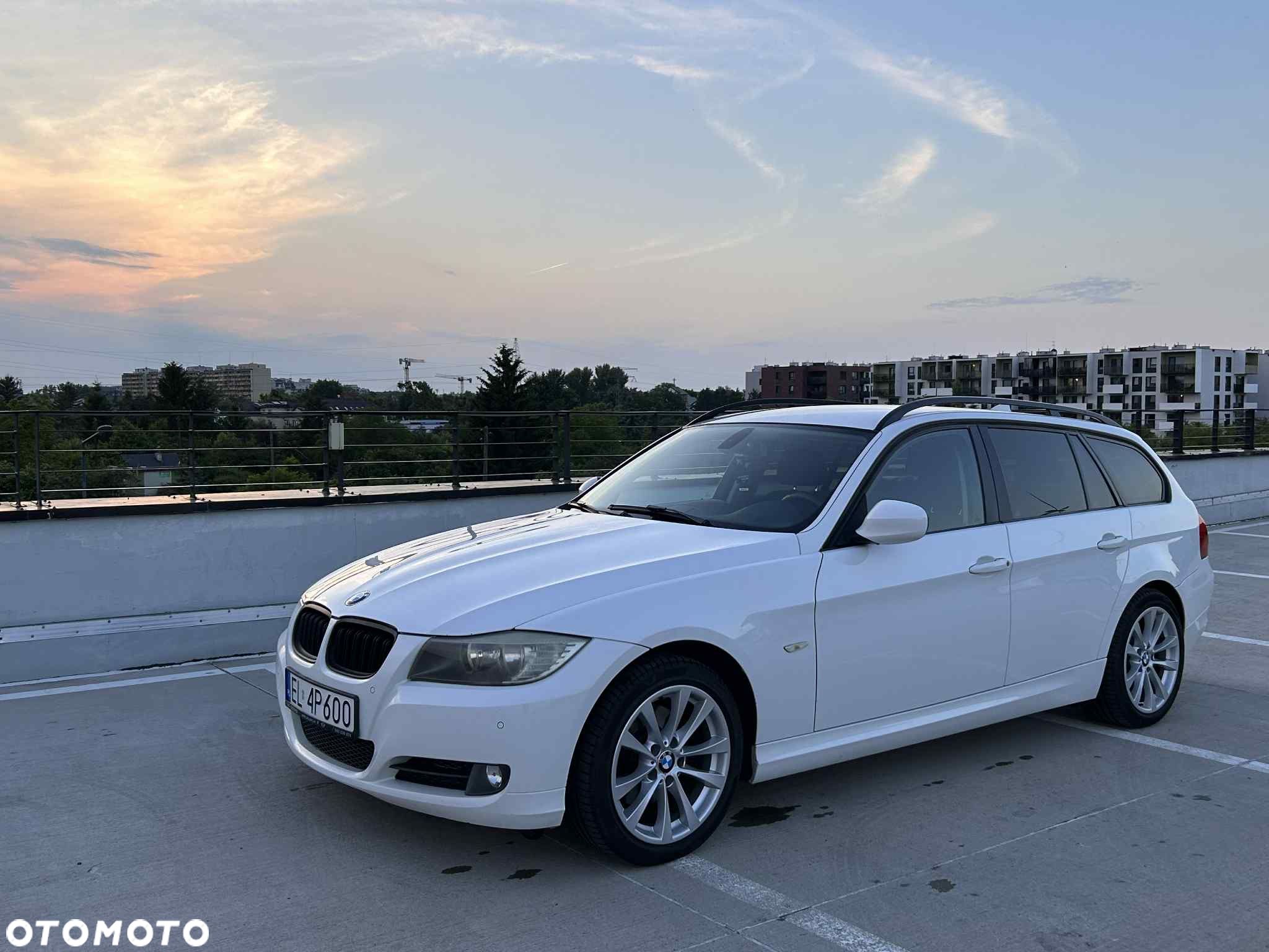 BMW Seria 3 318d DPF Touring - 1