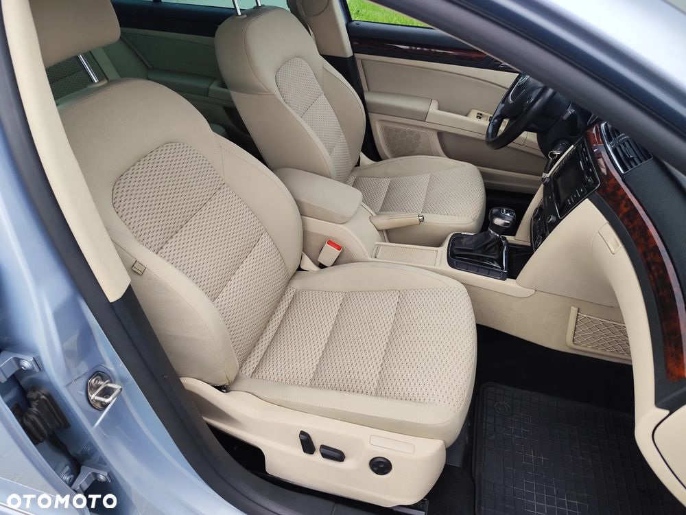 Skoda Superb 2.0 TDI Elegance DSG - 26