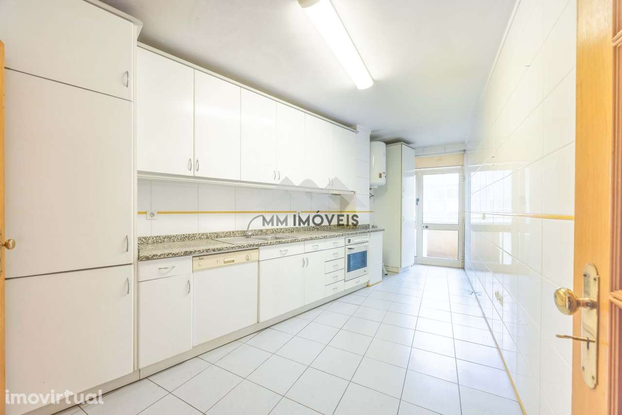 Apartamento T3 | Serpa Pinto | Varandas | Metro | Garagem - Grande imagem: 4/30