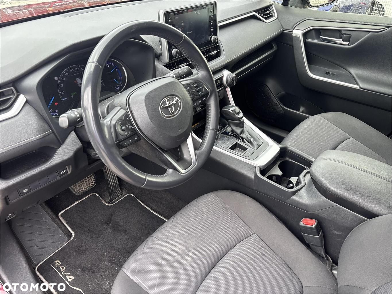 Toyota RAV4 - 9