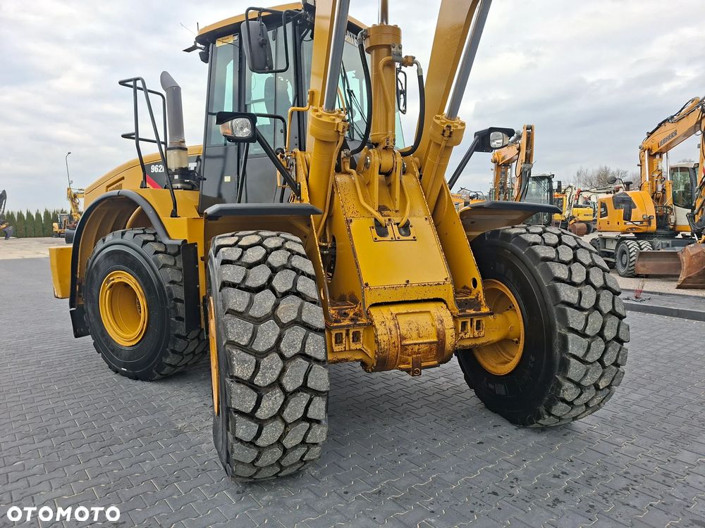 Caterpillar CAT 962H Rok 2010 - 14