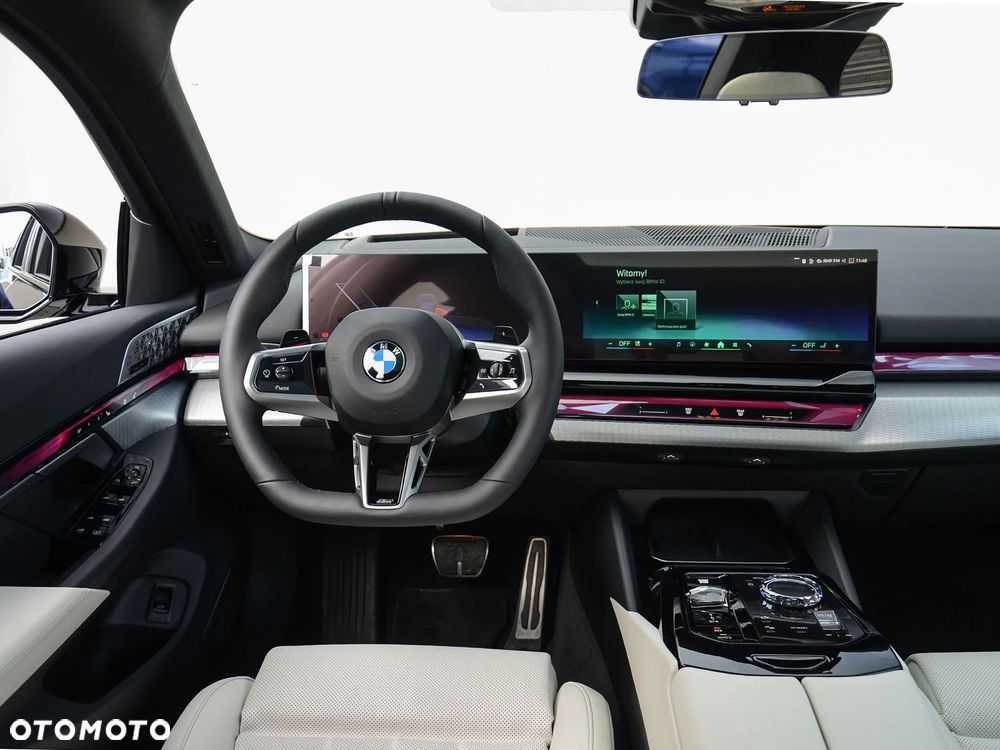 BMW Seria 5 540d xDrive mHEV - 38