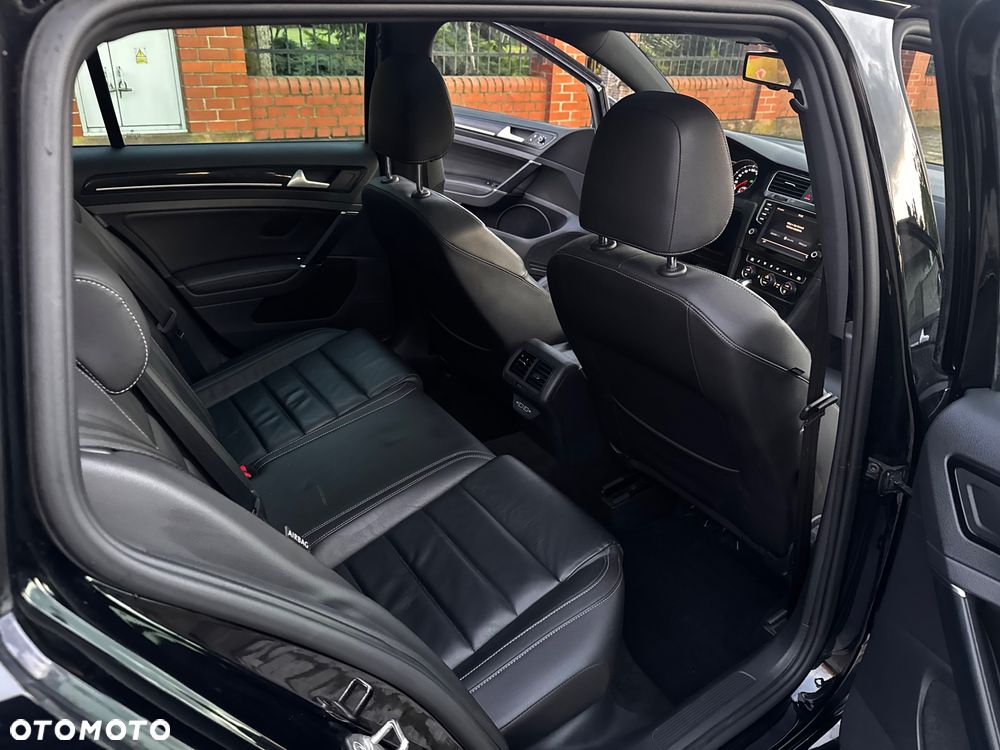 Volkswagen Golf - 11