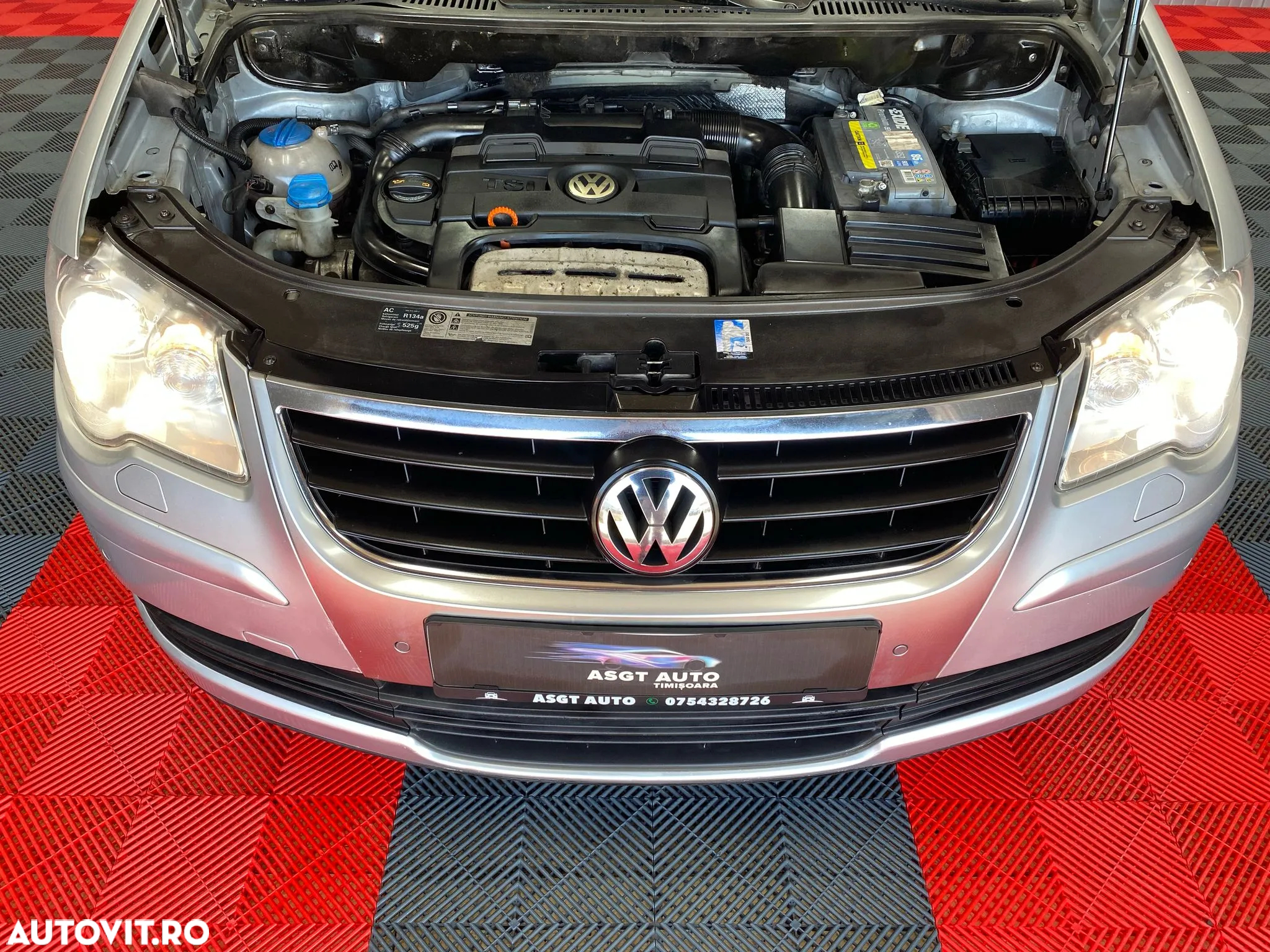 Volkswagen Touran - 21