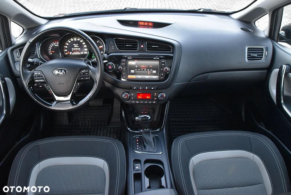 Kia Ceed 1.6 GDI DCT Platinum Edition - 25