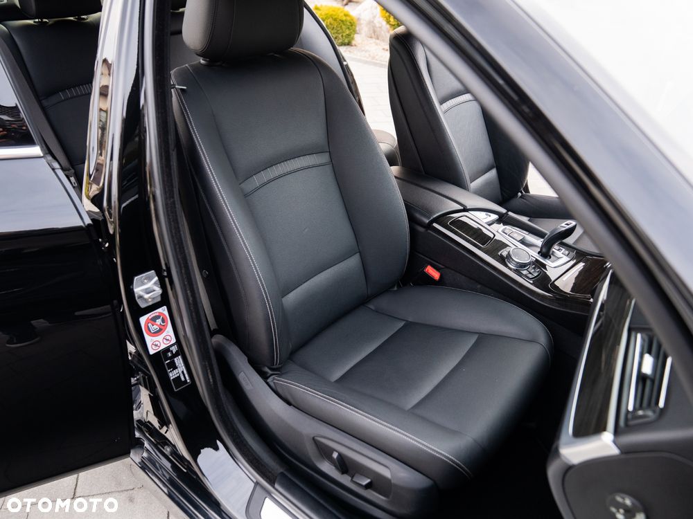 BMW Seria 5 520d xDrive Sport Line - 26