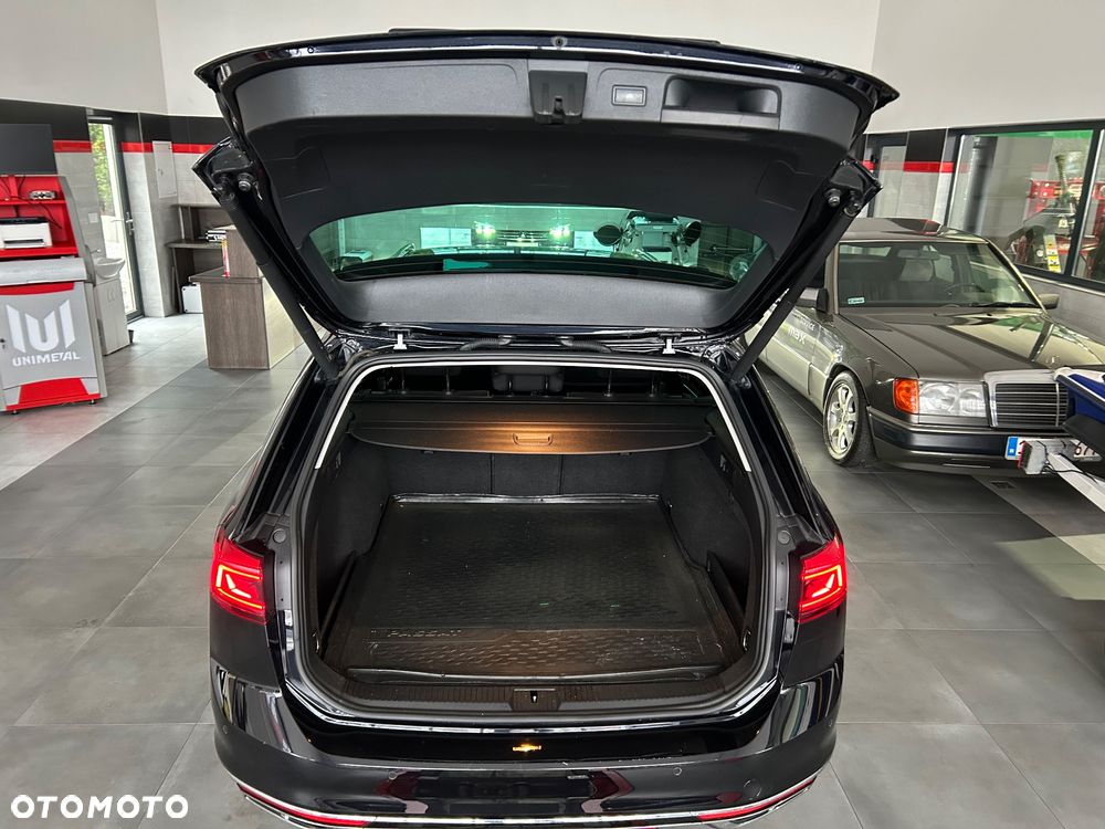 Volkswagen Passat 2.0 TDI SCR Highline - 24