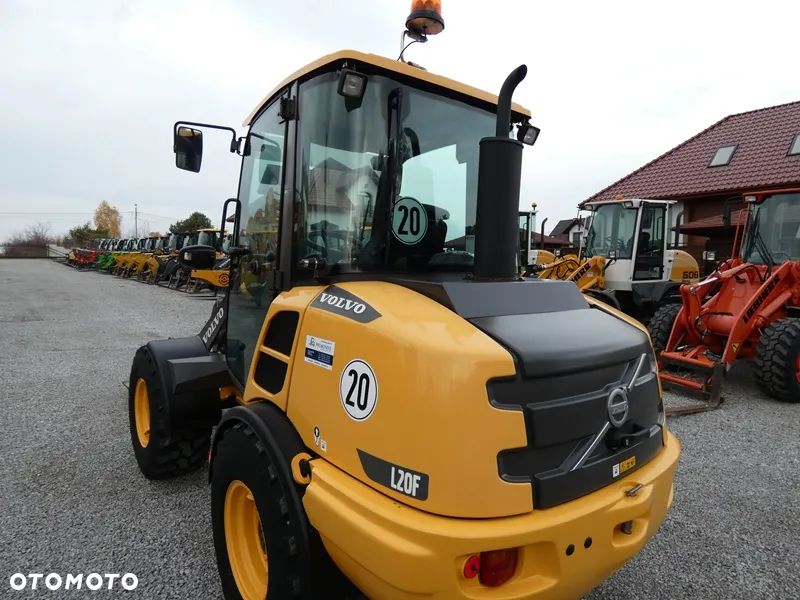Volvo L20F Z Niemiec / Tylko 2.300mtg / Stan Idealny / - 17