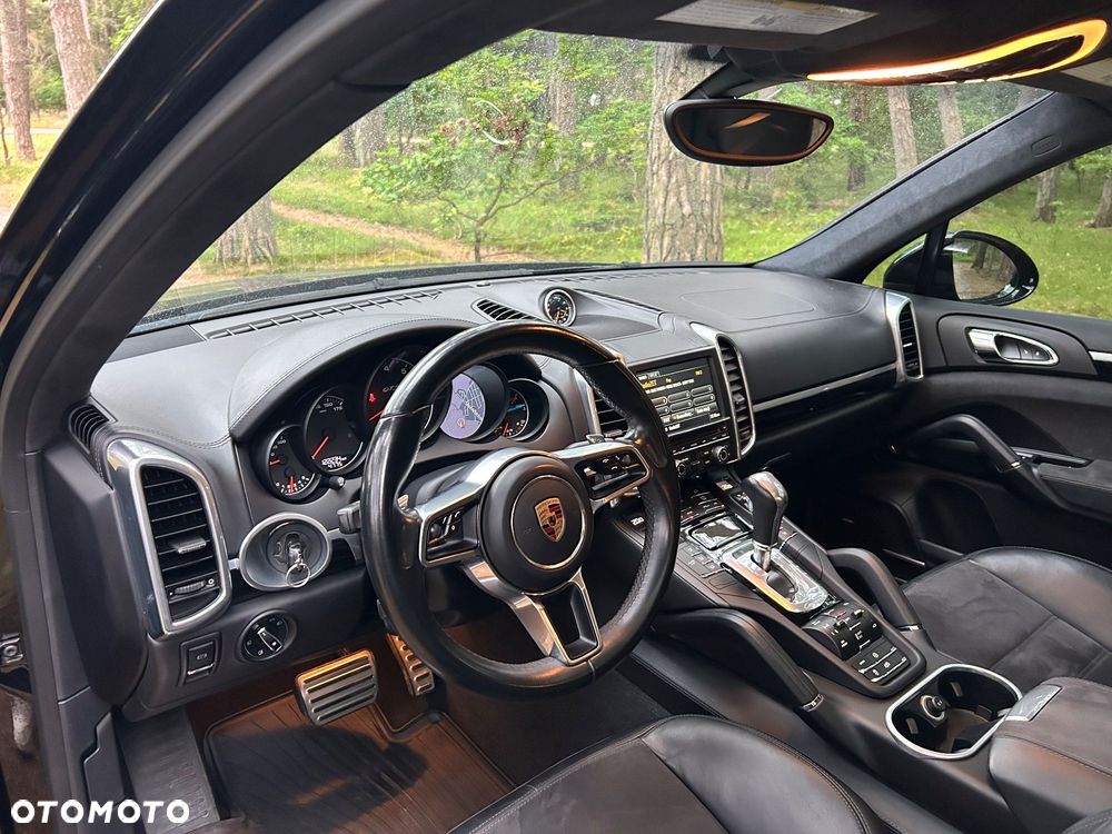 Porsche Cayenne GTS - 16