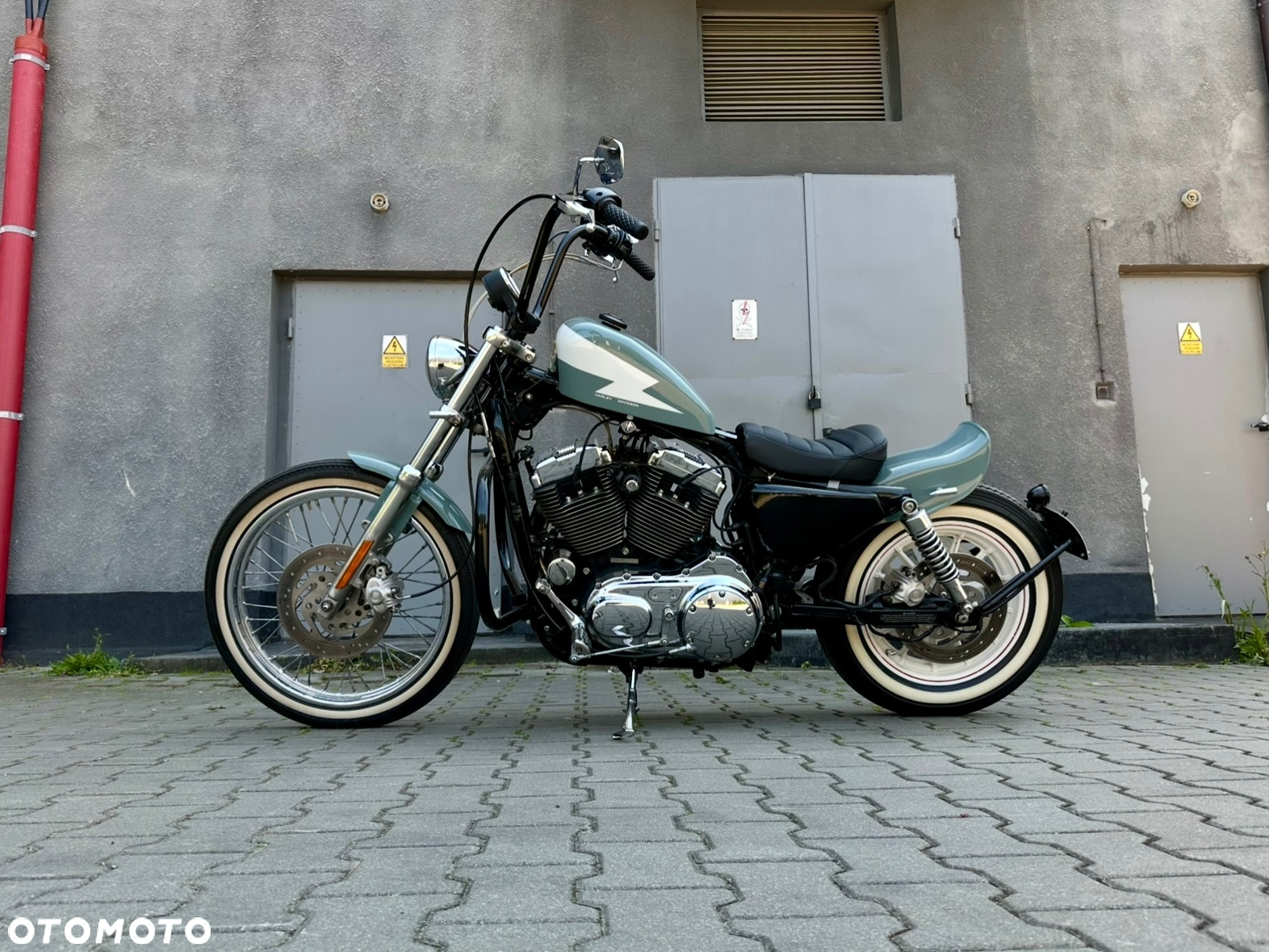 Harley-Davidson Sportster Custom 1200C - 11