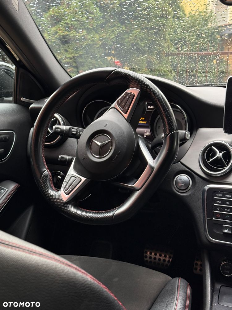 Mercedes-Benz GLA 220 d - 12