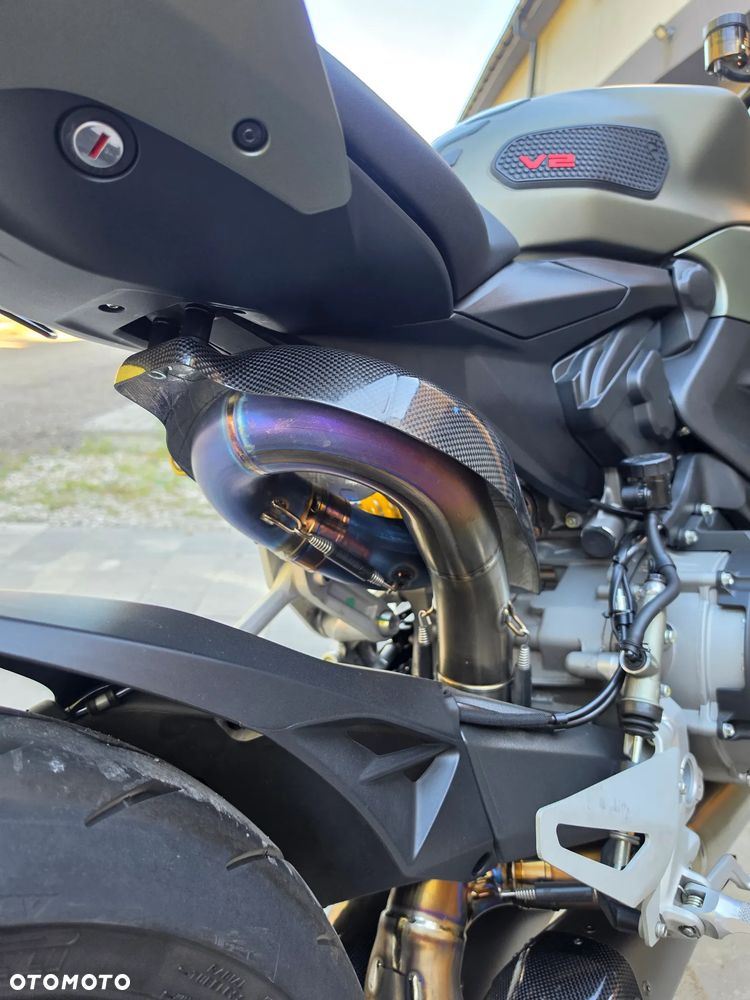 Ducati Streetfighter V2 - 8