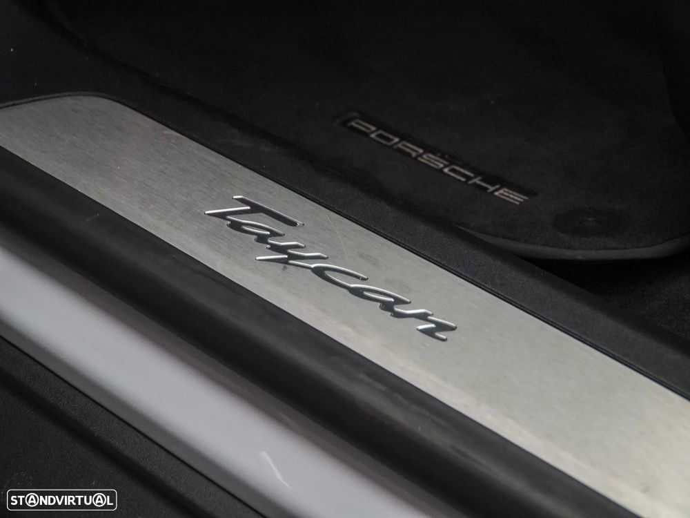 Porsche Taycan 4 - 19