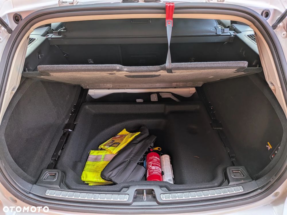 Volvo V60 D4 Momentum - 21