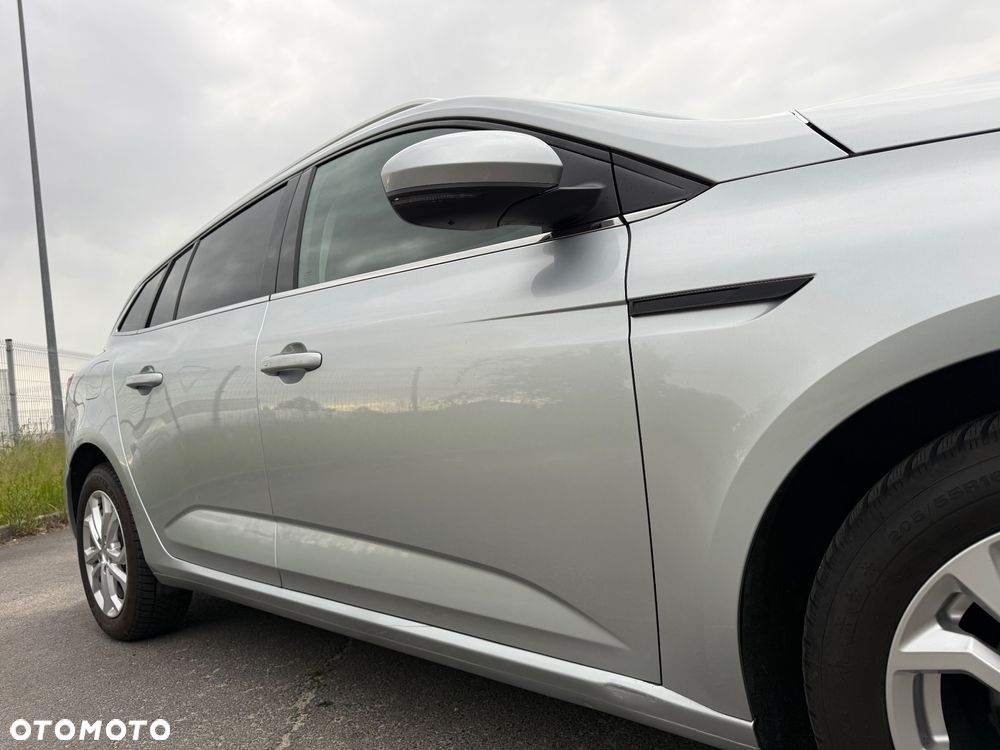 Renault Megane 1.5 Blue dCi Intens - 11