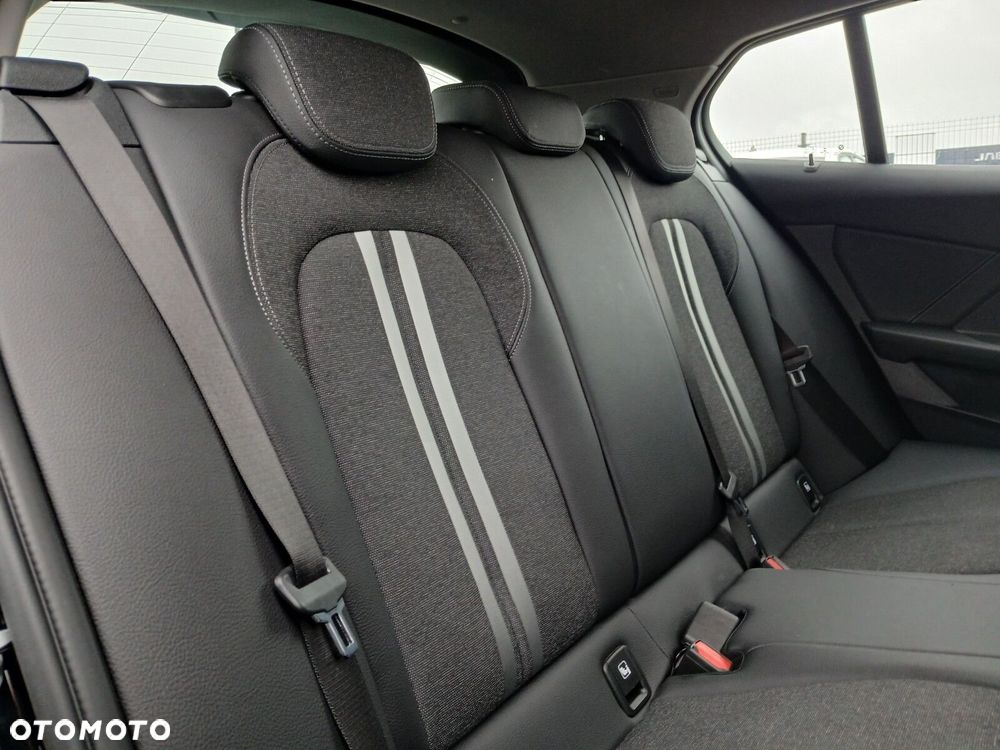 BMW Seria 1 120i Sport Line - 13