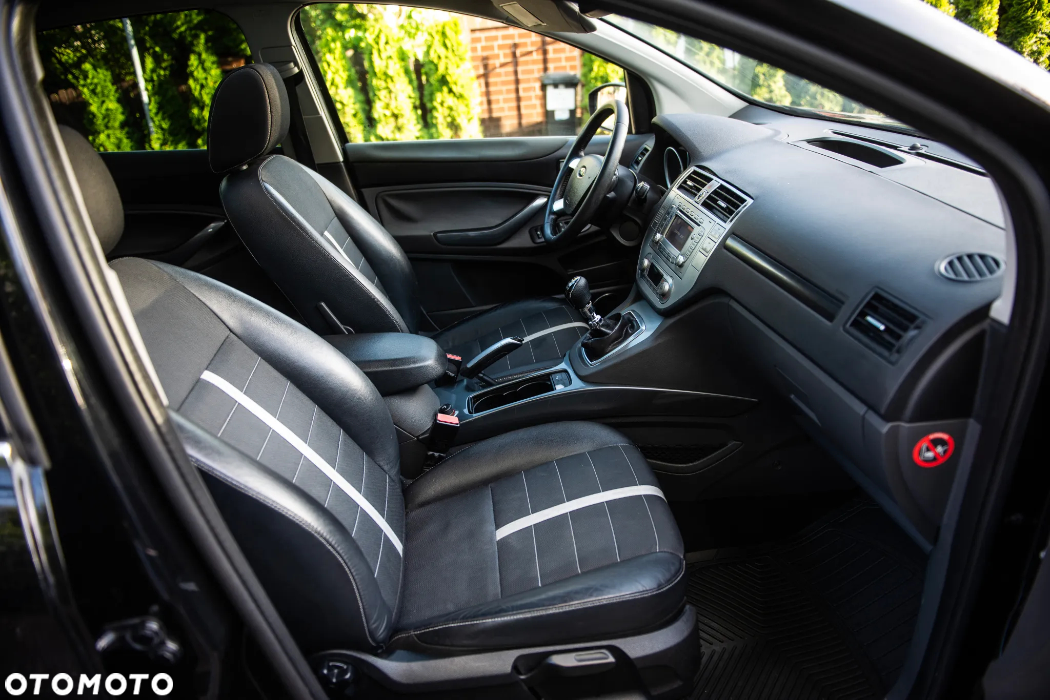 Ford Kuga 2.0 TDCi 4WD Titanium - 25
