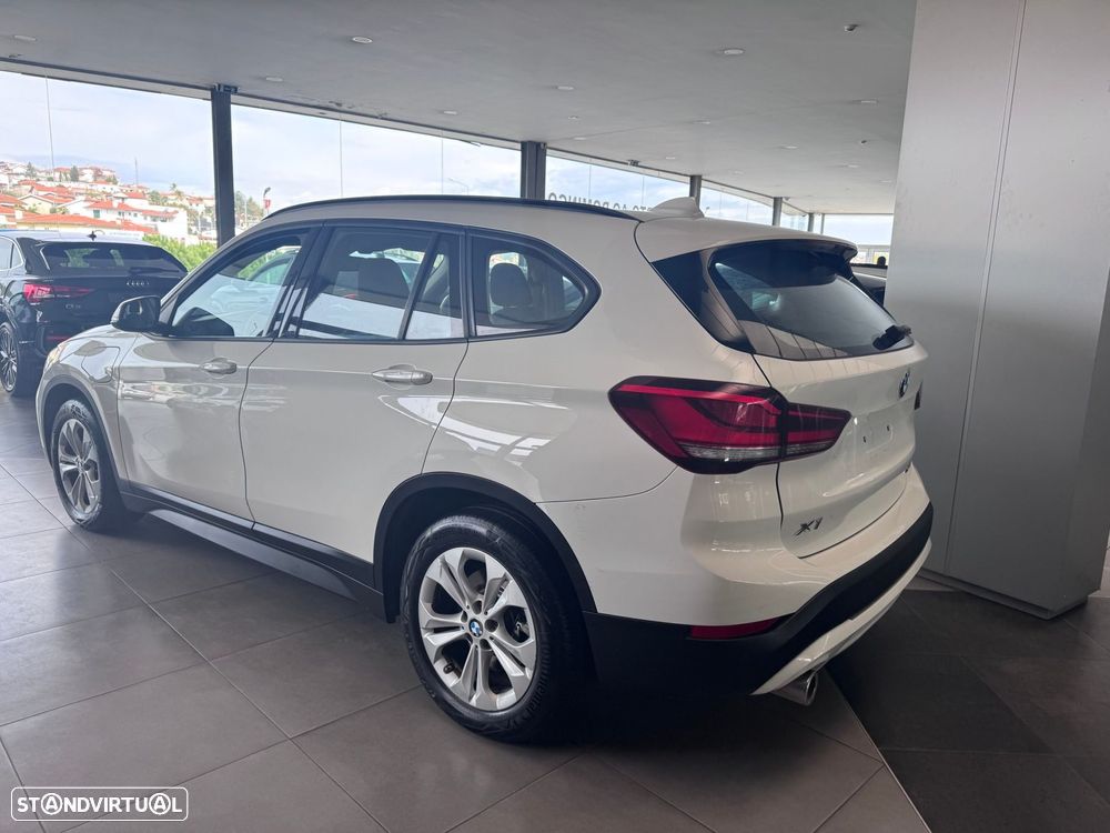 BMW X1 25 e xDrive Corporate Edition - 12