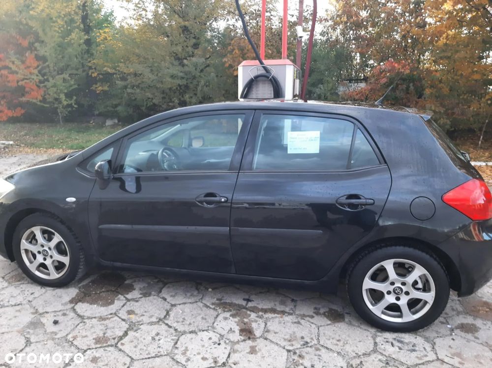 Toyota Auris - 1