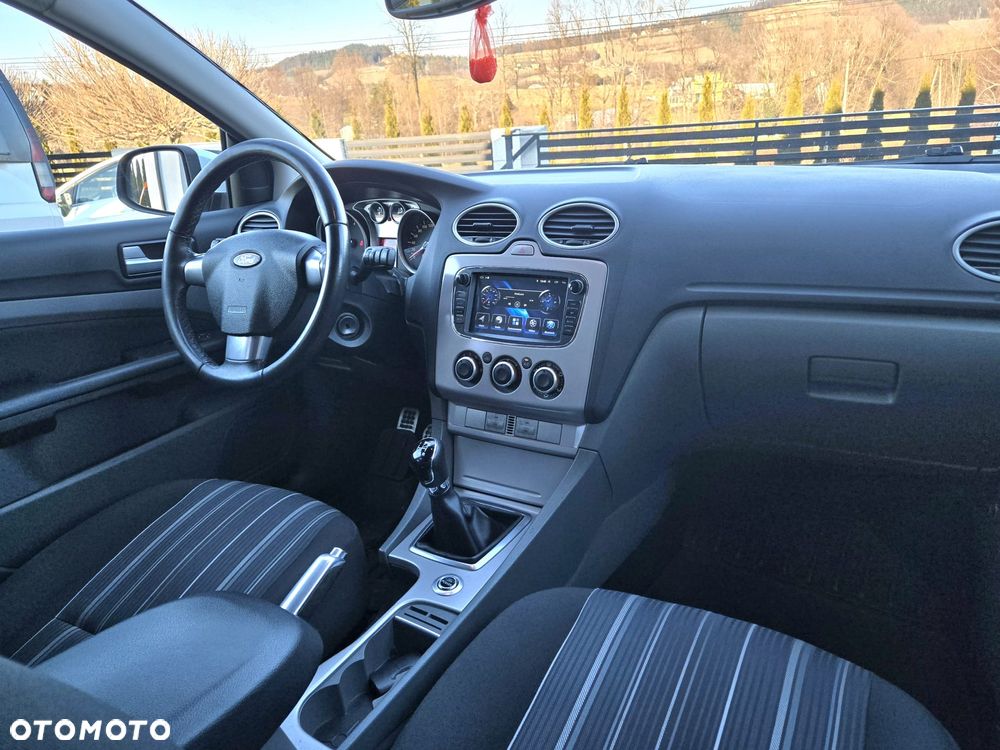 Ford Focus 2.0 16V Ghia - 20