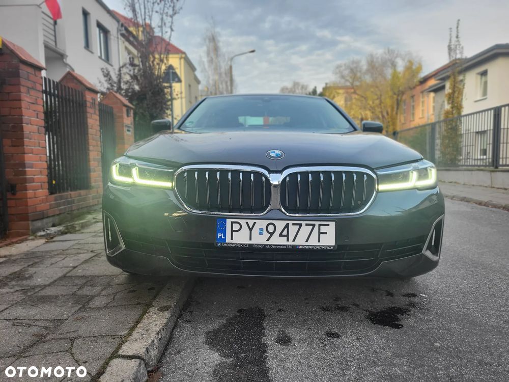 BMW Seria 5 530d xDrive Luxury Line - 1